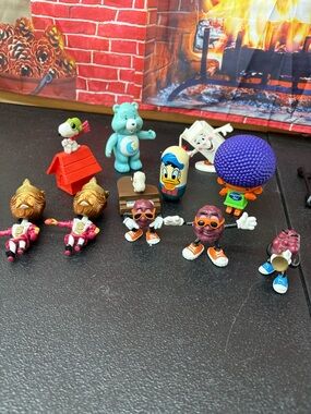 Assorted vintage Kids Toy Character Figures - Multicolor Collection